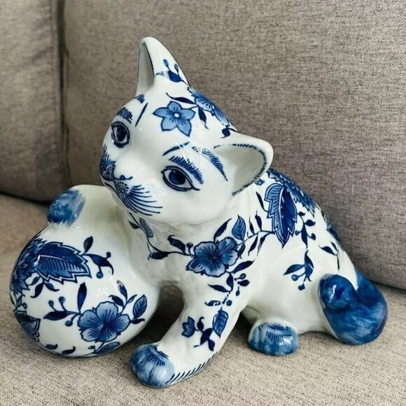 Decorative Blue & White Foral Porcelain Playful Cat With A Ball Figurine - Picture 1 of 4